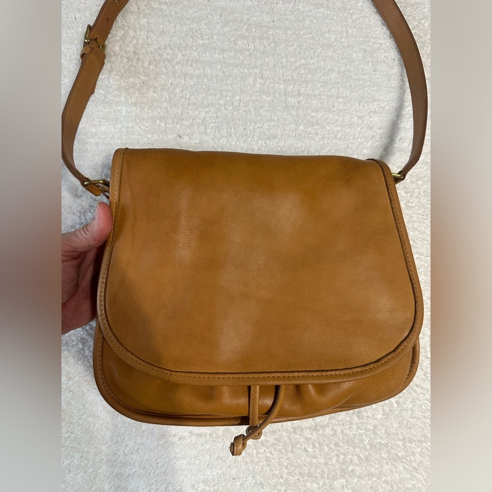 The Coach Lightweights Collection 4050 Vintage Leather Bag - Picture 3 of 17